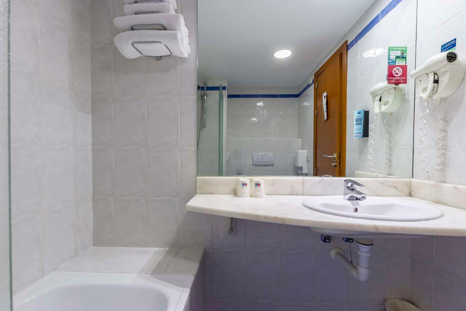 Travelodge Madrid Αλκαλά ντε Ενάρες Εξωτερικό φωτογραφία