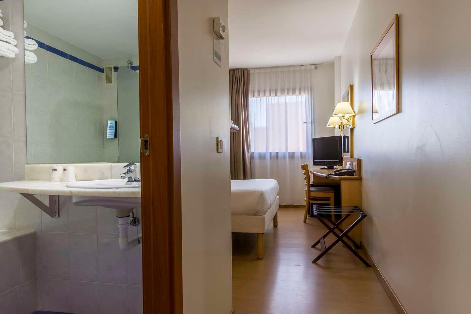 Travelodge Madrid Αλκαλά ντε Ενάρες Εξωτερικό φωτογραφία